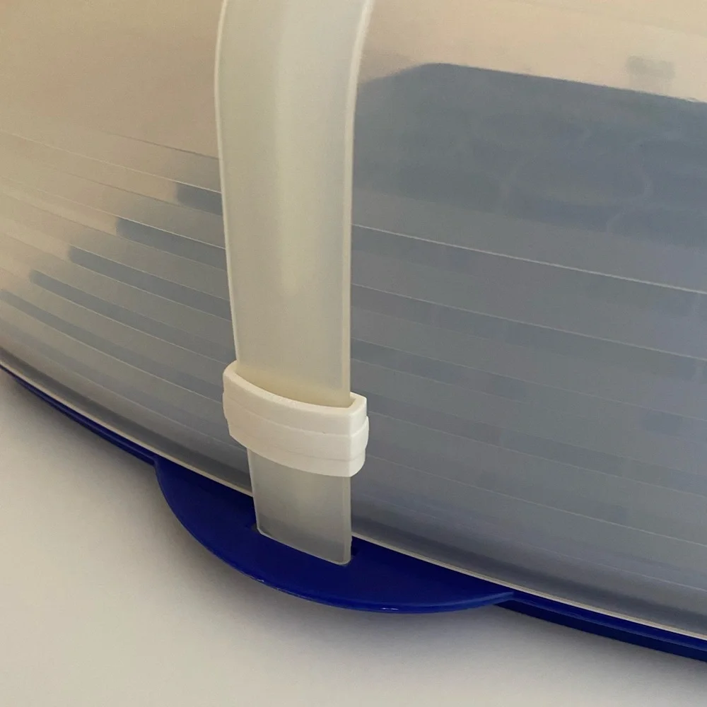 TUPPERWARE Rectangle Bake N Take Cake Cupcake Taker Carrier Blue Clear